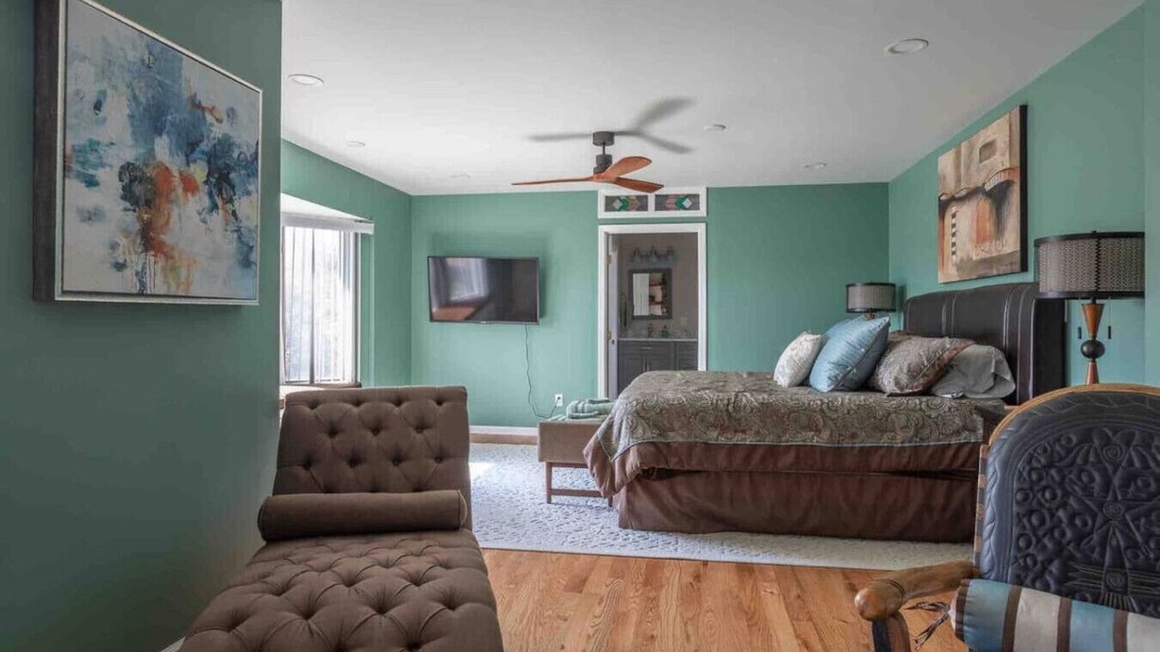 Photo of Livingroom in Candler