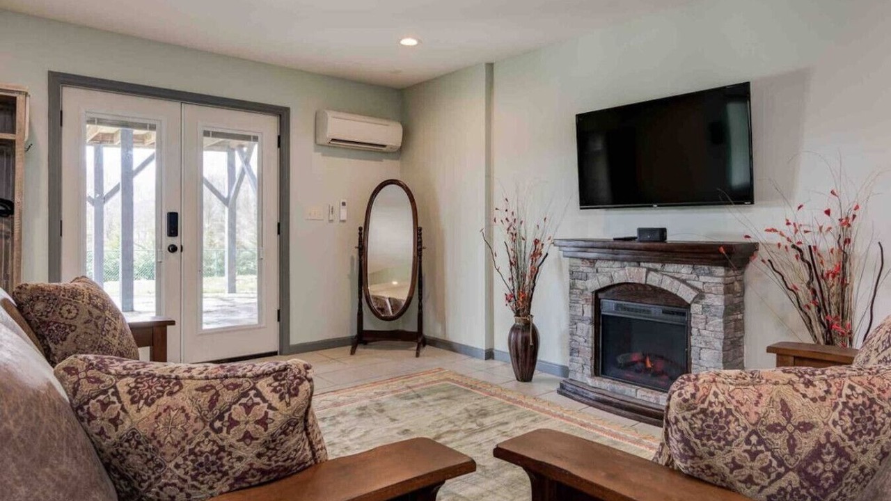 Photo of Livingroom in Candler