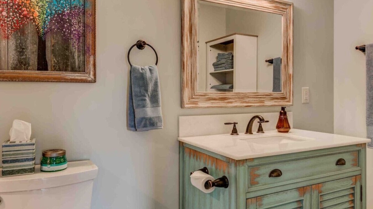 Photo of Bathroom in Candler