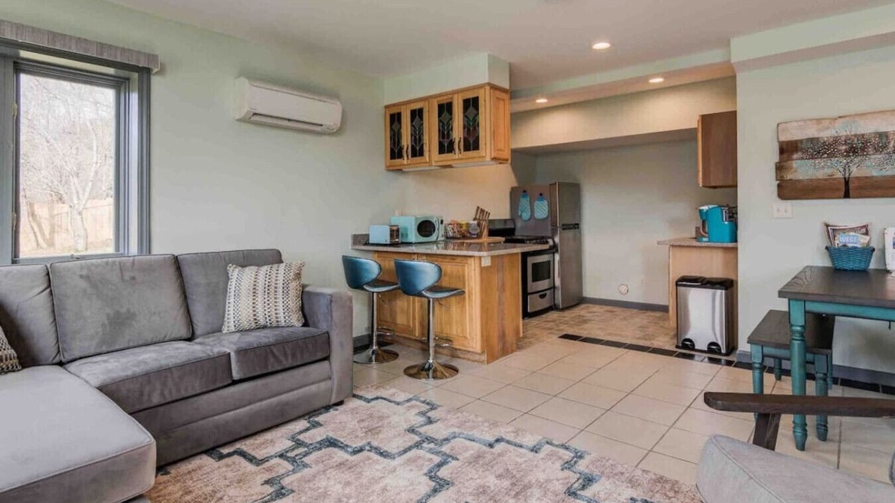 Photo of Livingroom in Candler