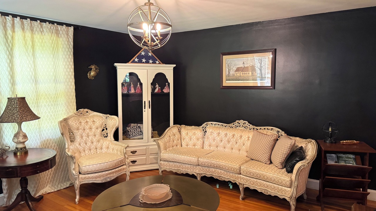 Photo of Livingroom in Winston - Salem
