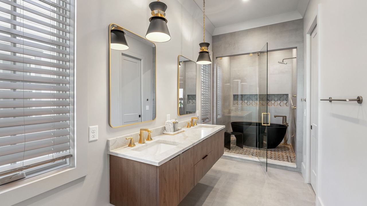Photo of Bathroom in Sylvan Park