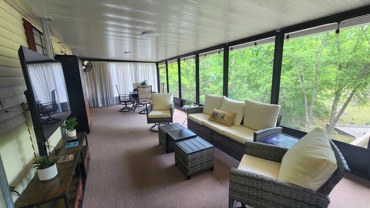 Photo of Livingroom in New London