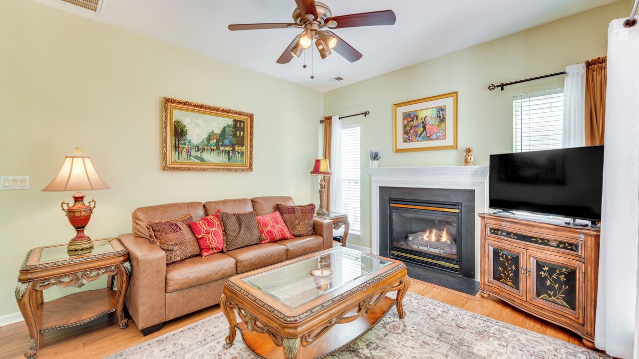Photo of Livingroom in Matthews