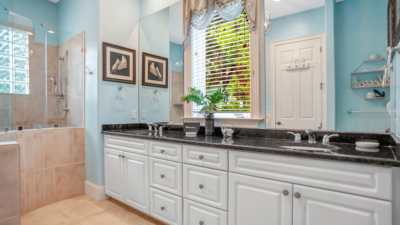 Photo of Bathroom in Lawton Woods