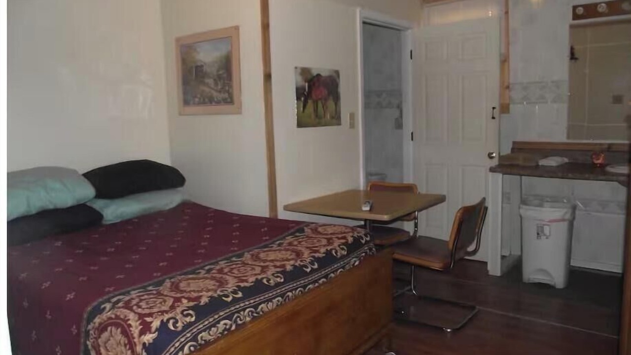 Photo of Bedroom in Olin