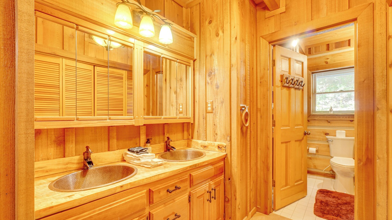 Photo of Bathroom in Wears Valley