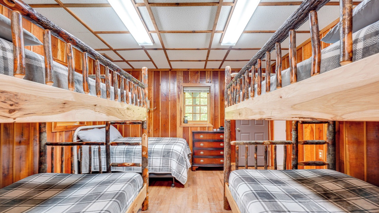Photo of Bedroom in Wears Valley
