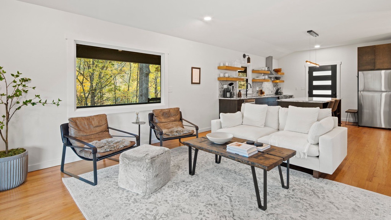 Photo of Livingroom in Hendersonville