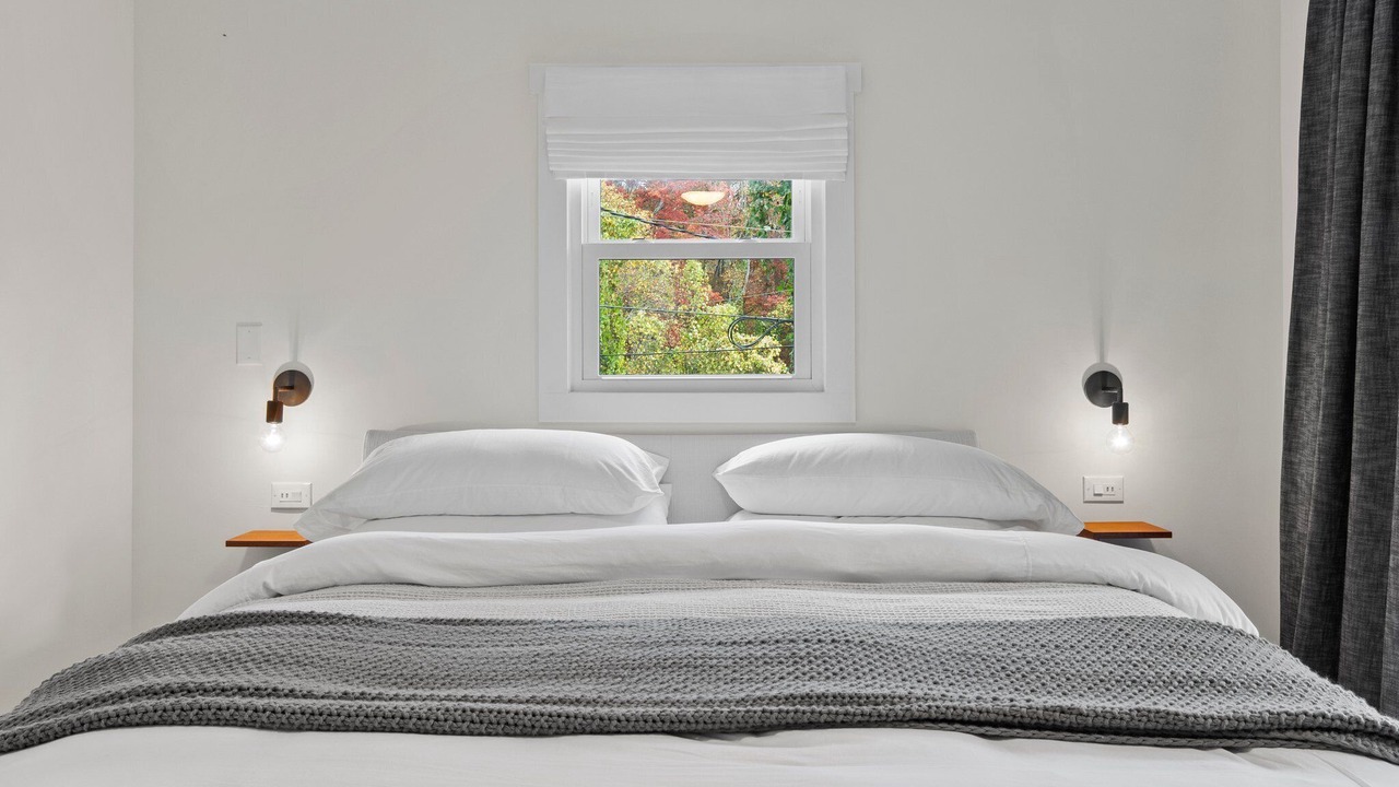 Photo of Bedroom in Hendersonville