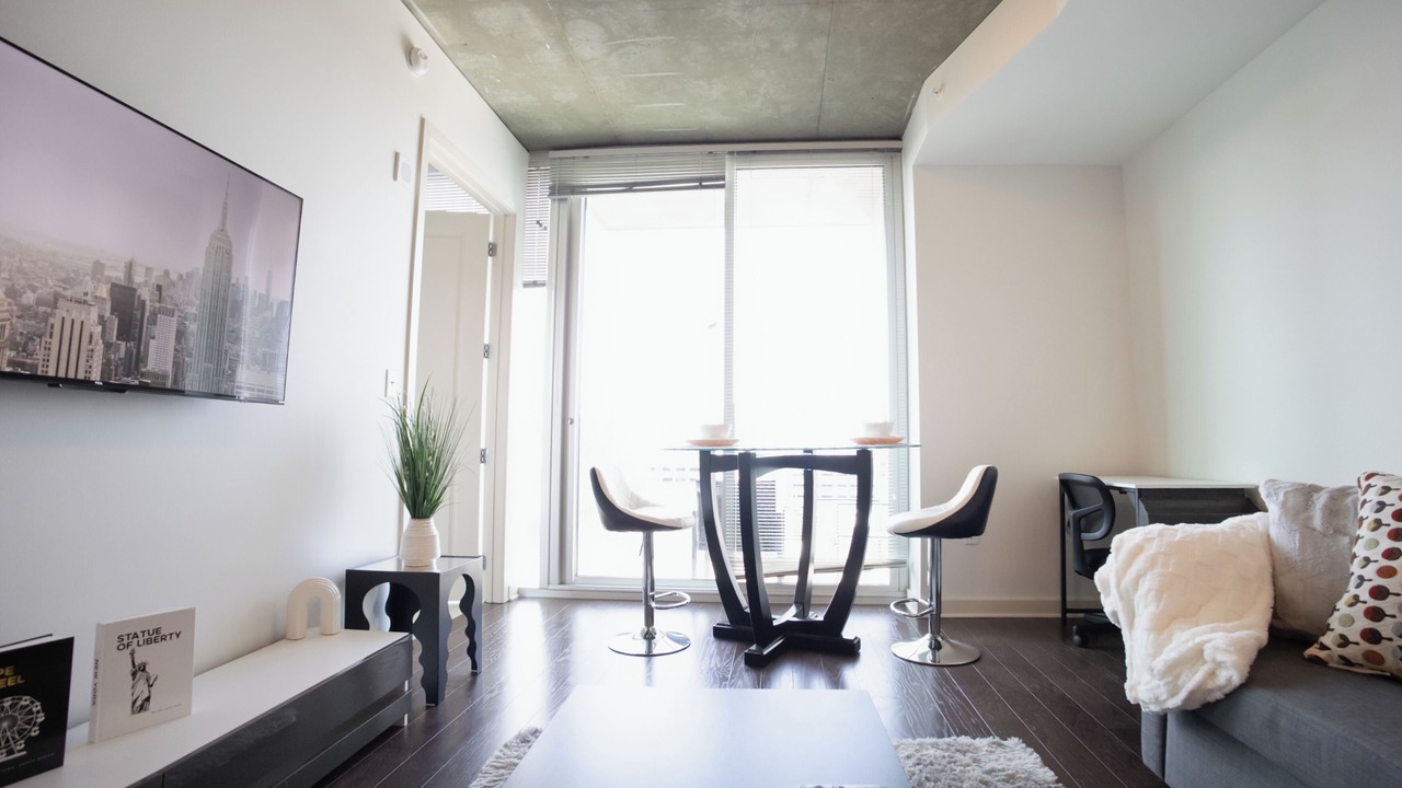 Photo of Livingroom in Downtown