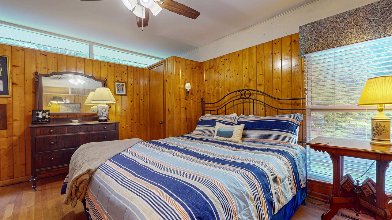 Photo of Bedroom in Lake Junaluska