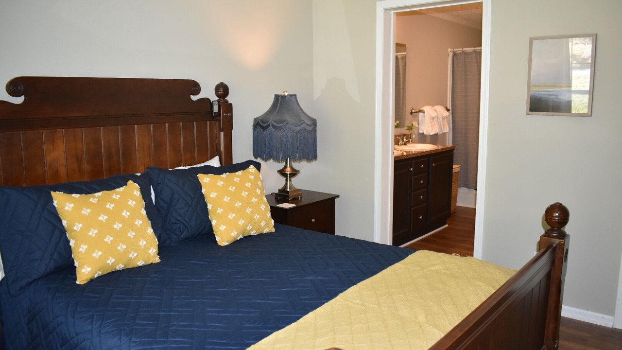Photo of Bedroom in Troutman