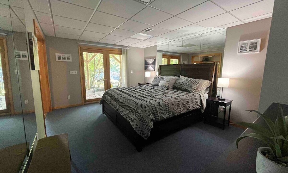 Photo of Bedroom in Southmont
