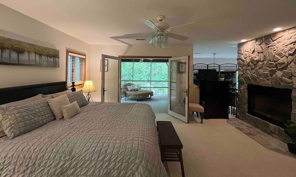 Photo of Bedroom in Southmont