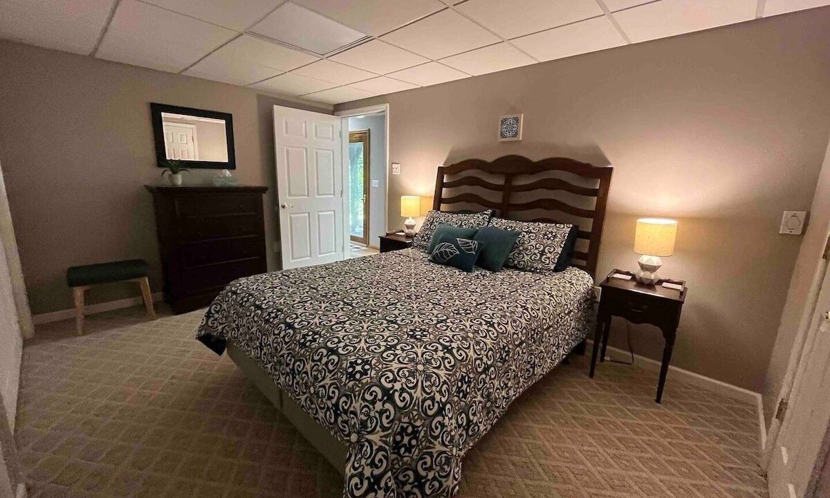 Photo of Bedroom in Southmont