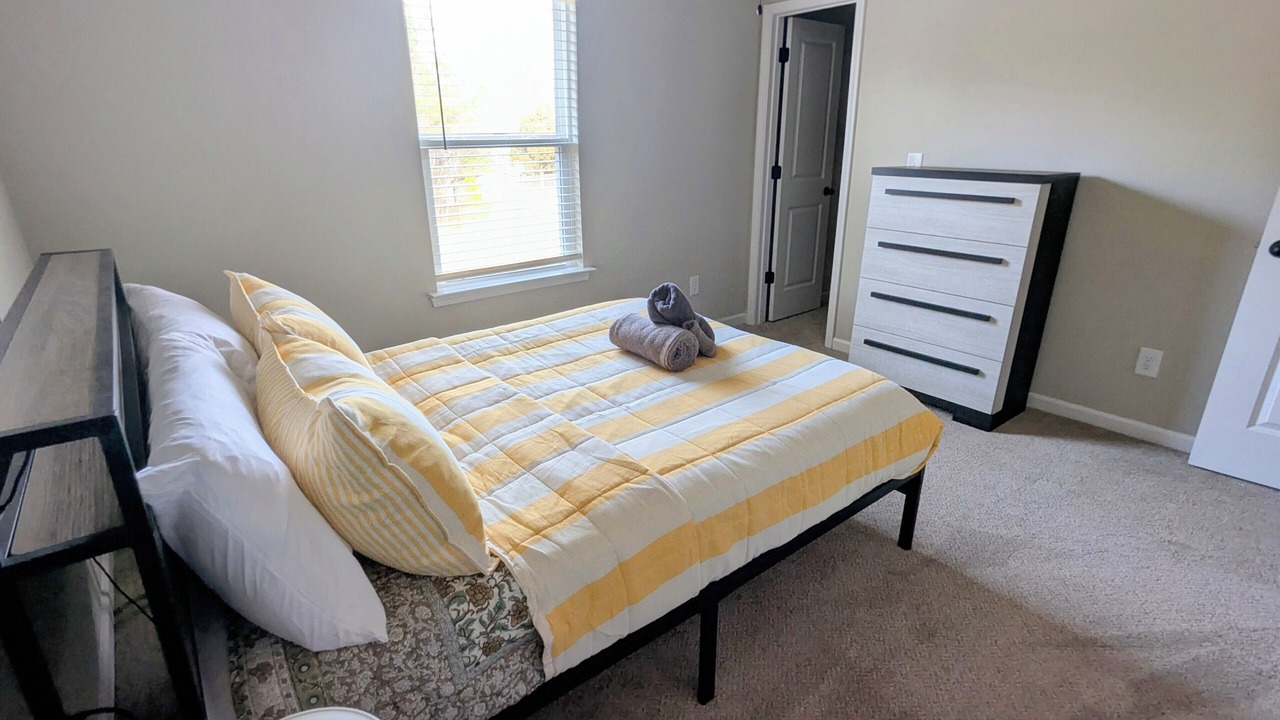 Photo of Bedroom in Huntersville