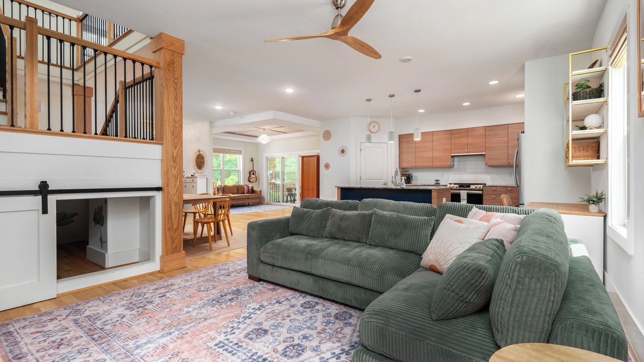 Photo of Livingroom in Cedar Grove