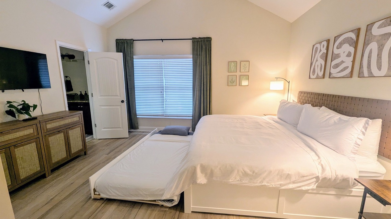 Photo of Bedroom in Thomas Square