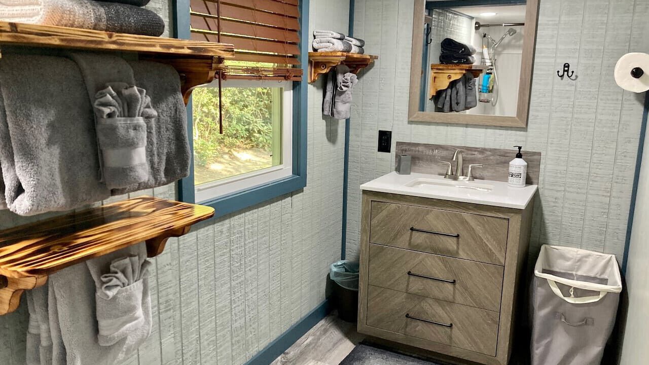 Photo of Bathroom in Nebo