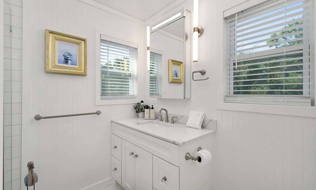Photo of Bathroom in Southern Shores