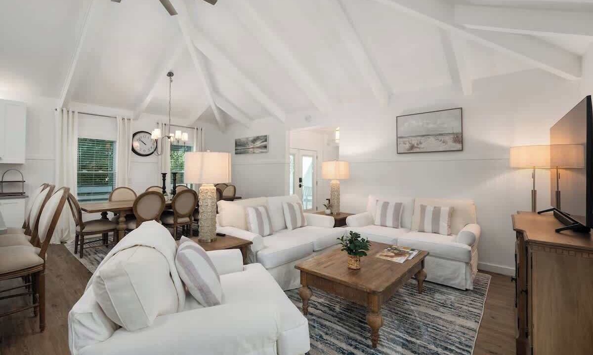 Photo of Livingroom in Southern Shores