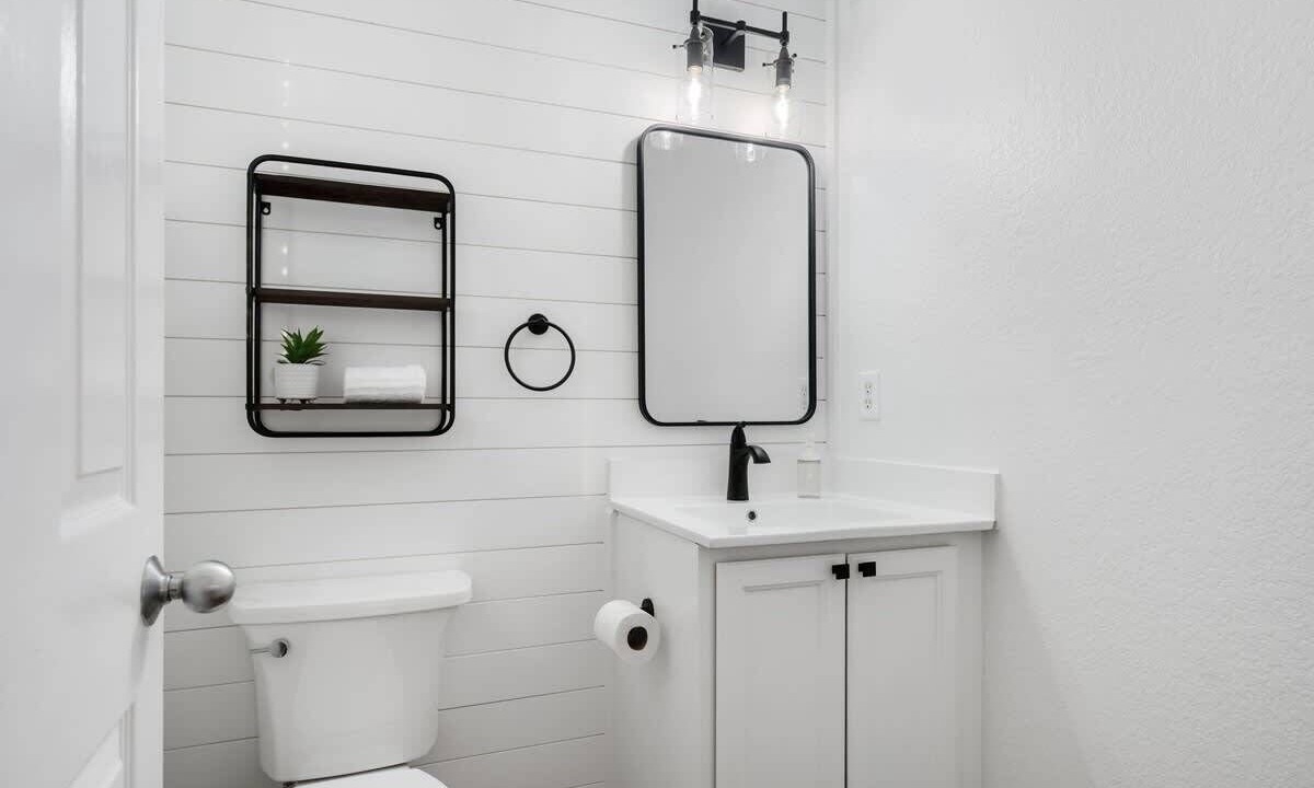 Photo of Bathroom in Colington