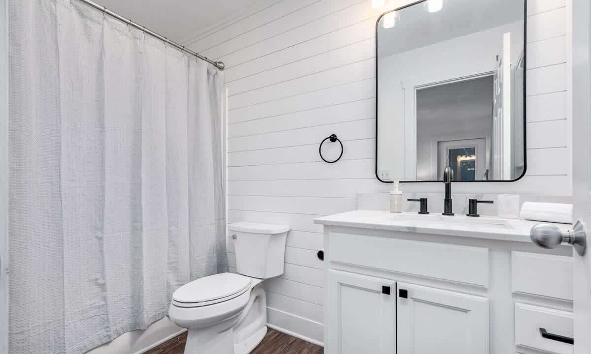 Photo of Bathroom in Colington
