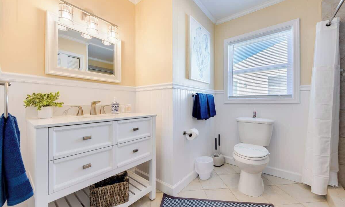 Photo of Bathroom in Colington