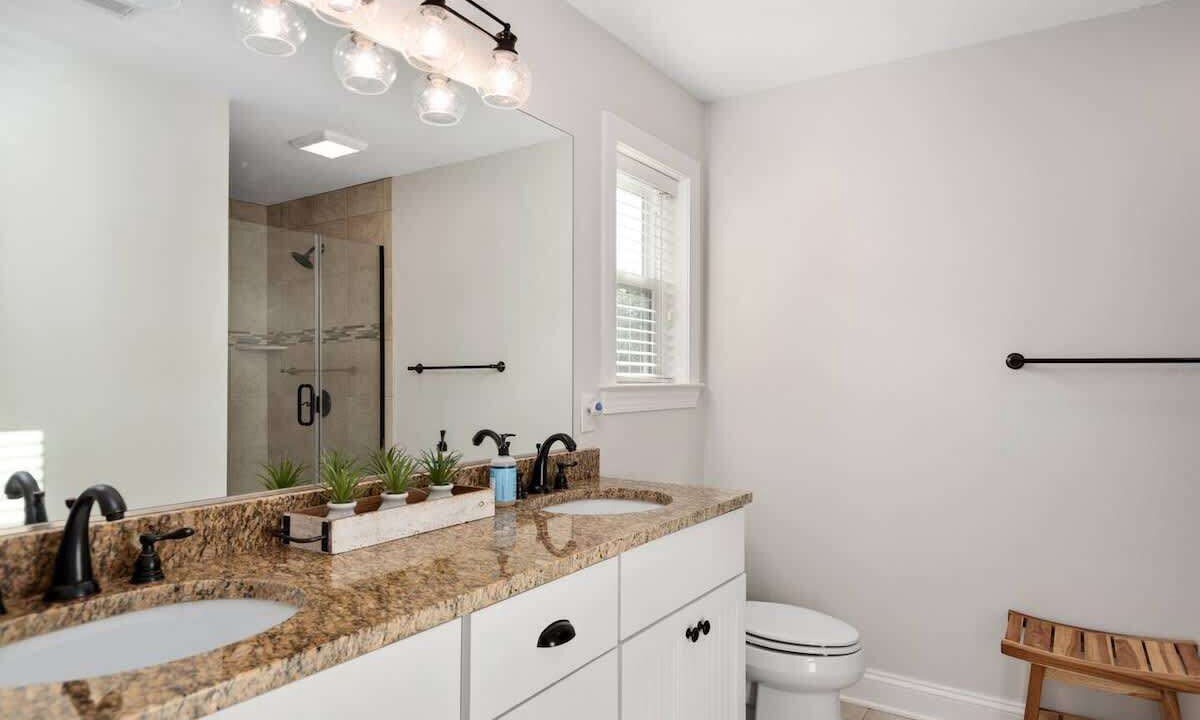 Photo of Bathroom in Colington