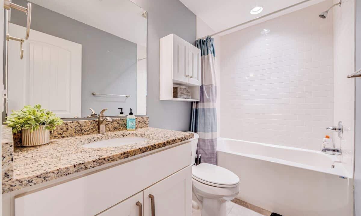 Photo of Bathroom in Sea Scape