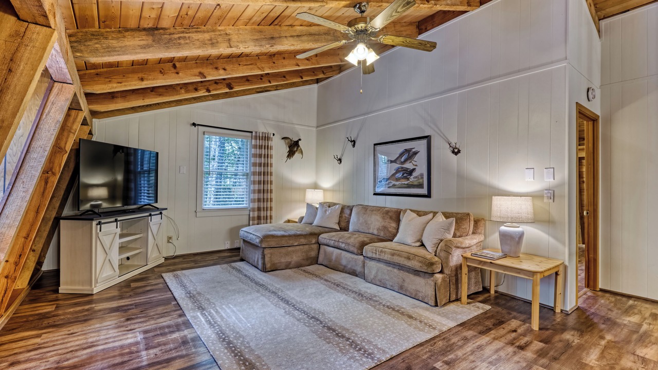 Photo of Livingroom in Highlands Hills