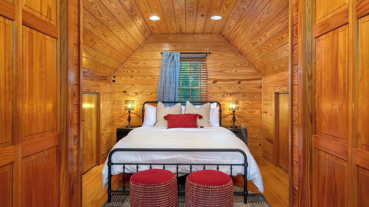Photo of Bedroom in Arden
