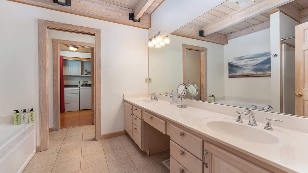 Photo of Bathroom in Arden