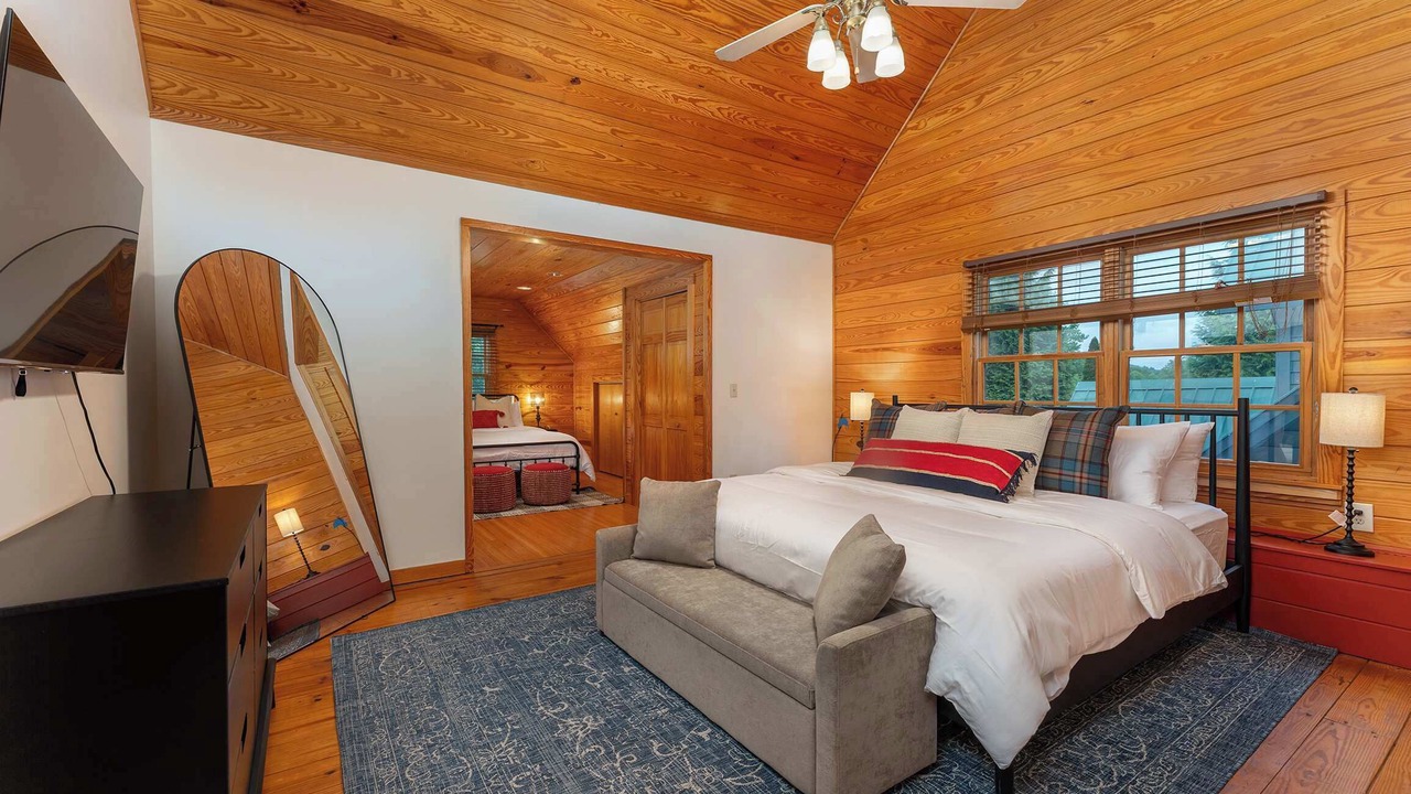 Photo of Bedroom in Arden