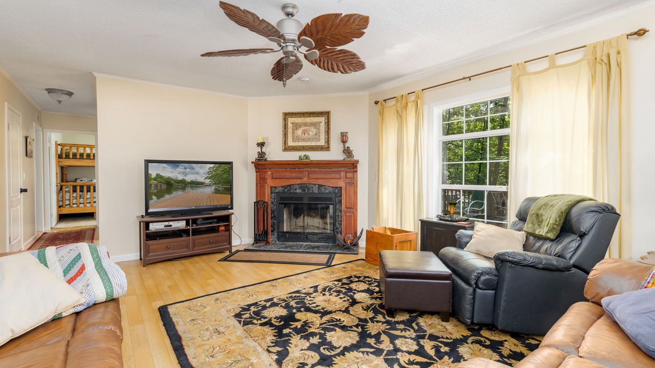 Photo of Livingroom in Moratuck Manor