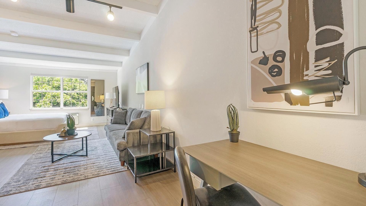 Photo of Livingroom in Northeast Raleigh
