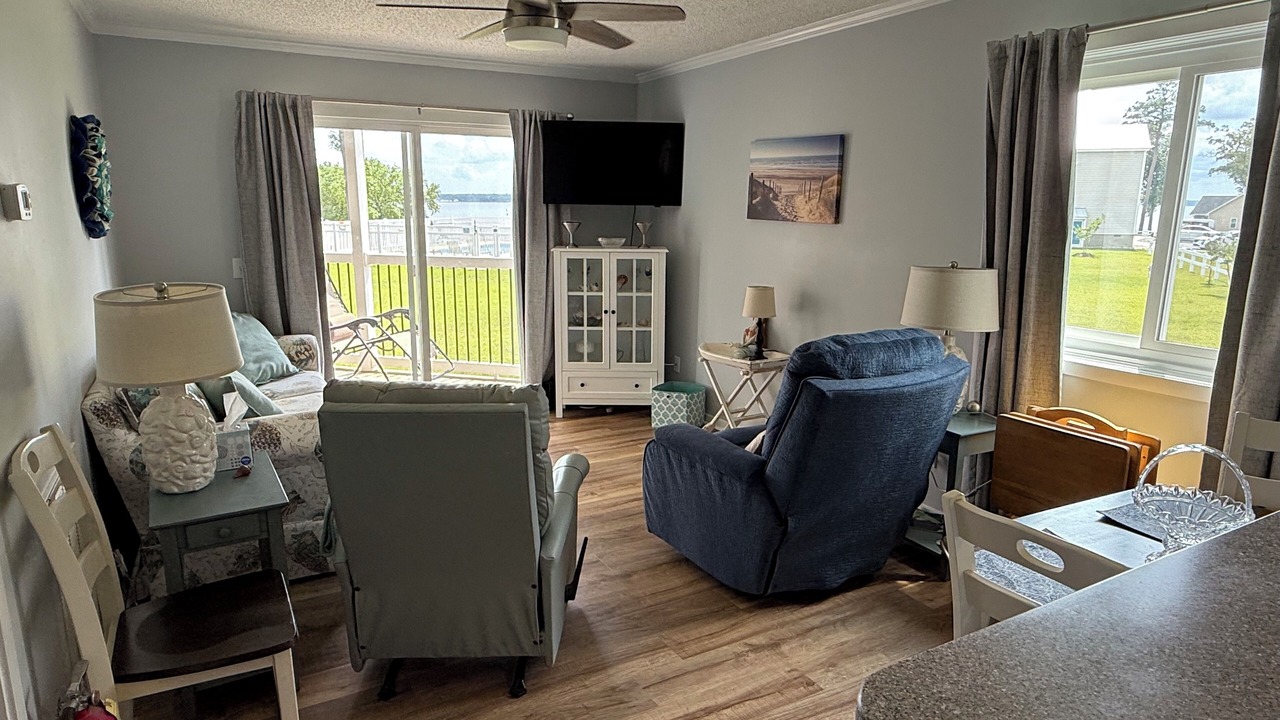 Photo of Livingroom in Minnesott Beach