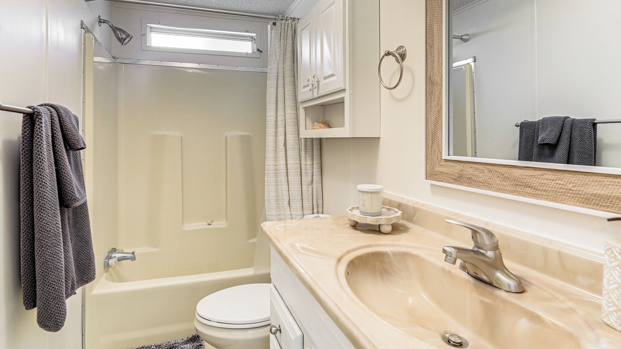 Photo of Bathroom in Harkers Island