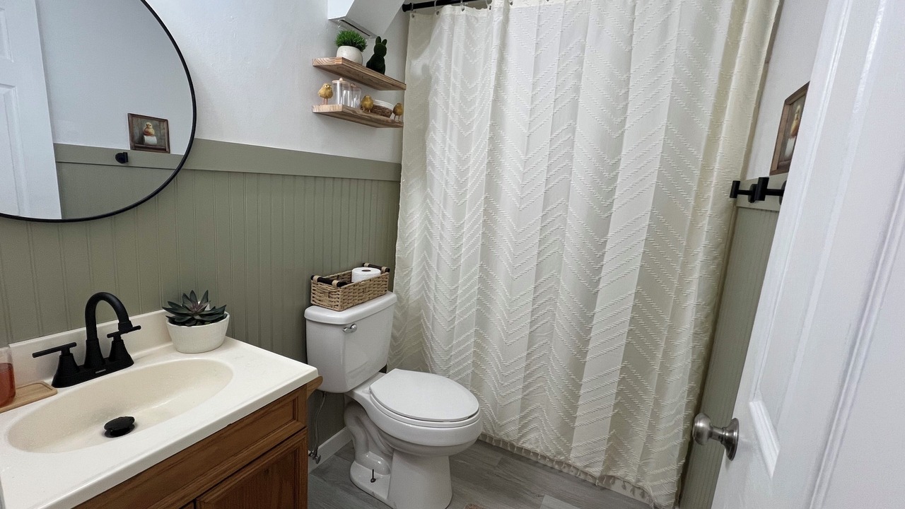 Photo of Bathroom in Piney Creek
