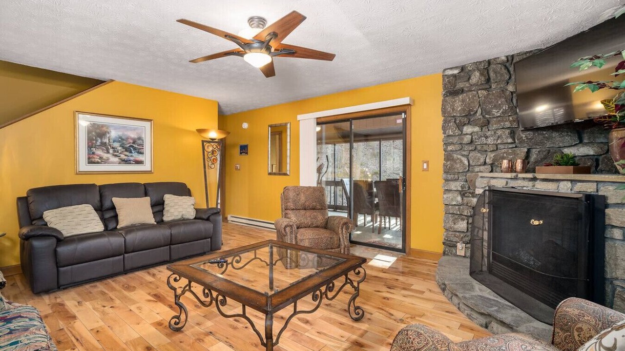 Photo of Livingroom in Asheville
