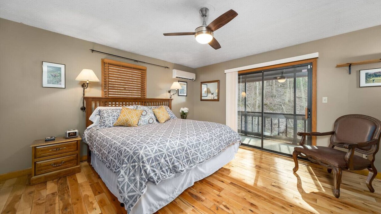 Photo of Bedroom in Asheville