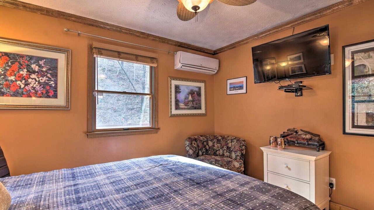 Photo of Bedroom in Asheville