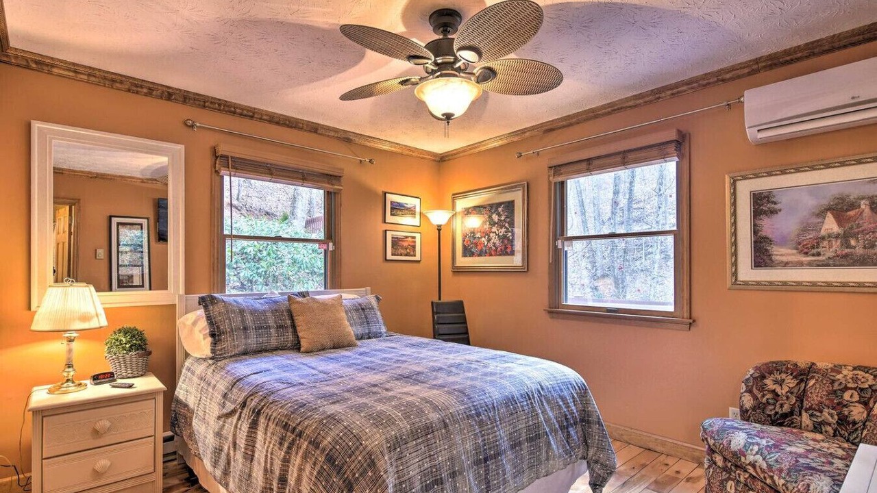 Photo of Bedroom in Asheville