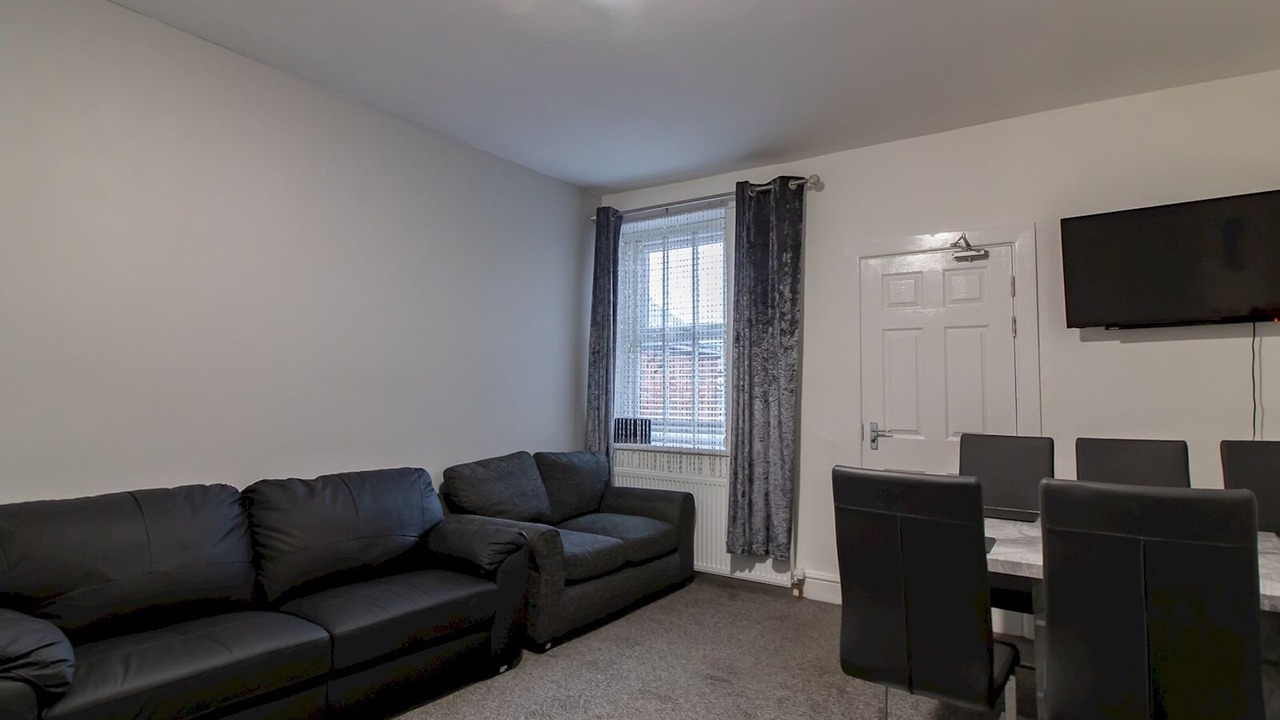 Photo of Livingroom in Newcastle-upon-Tyne