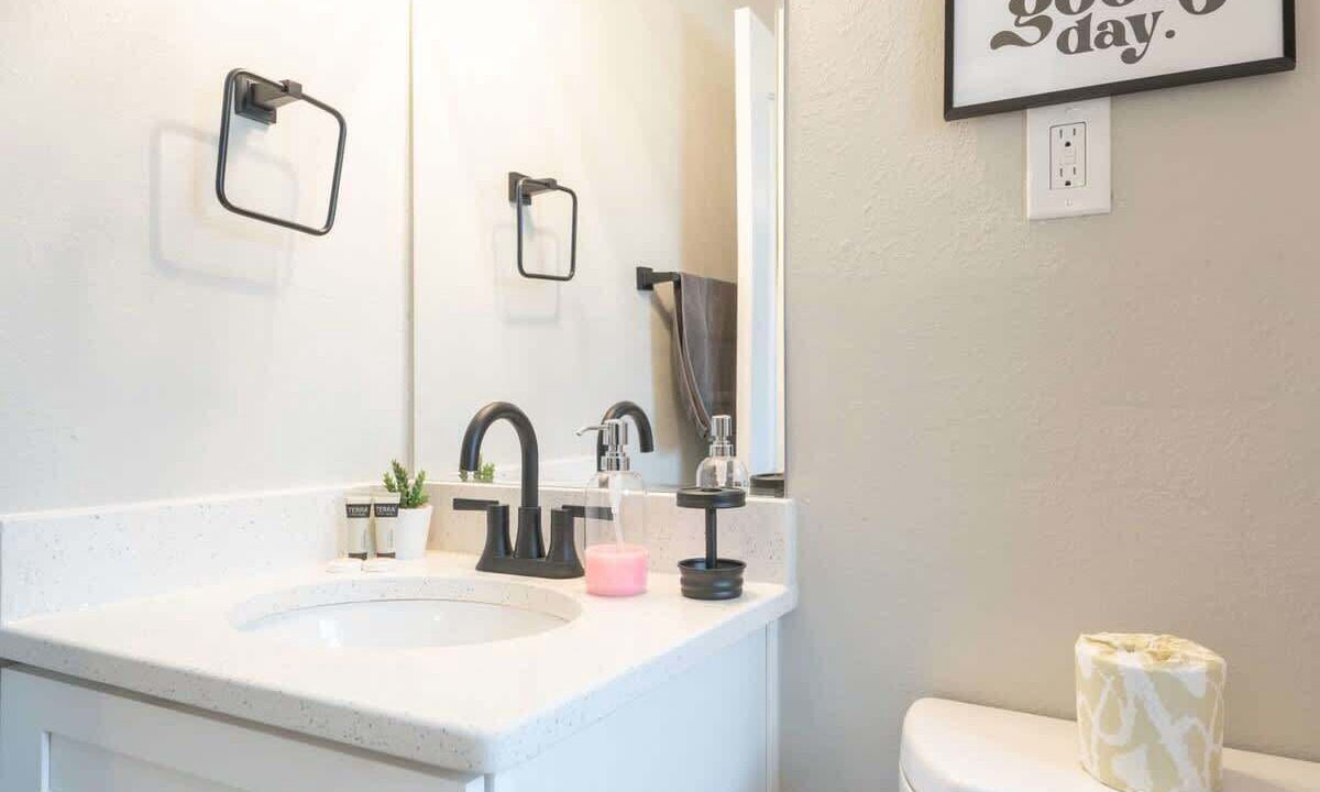Photo of Bathroom in East Ocean View
