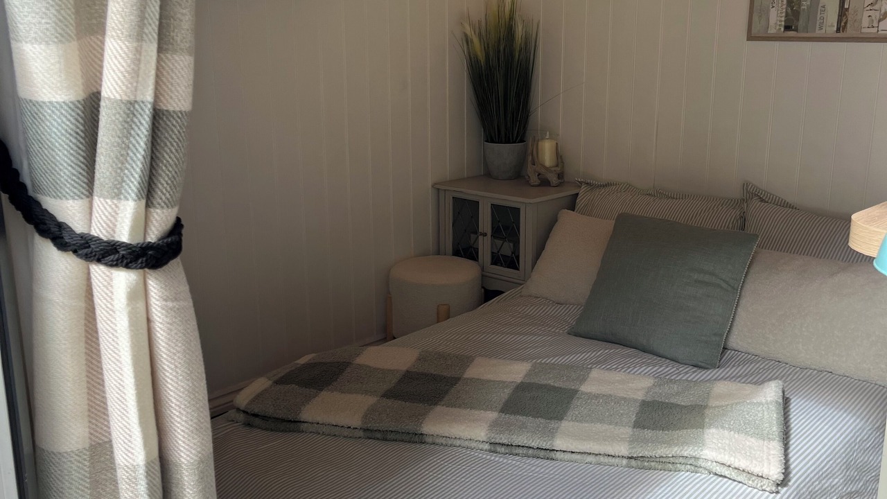 Photo of Bedroom in Three Legged Cross