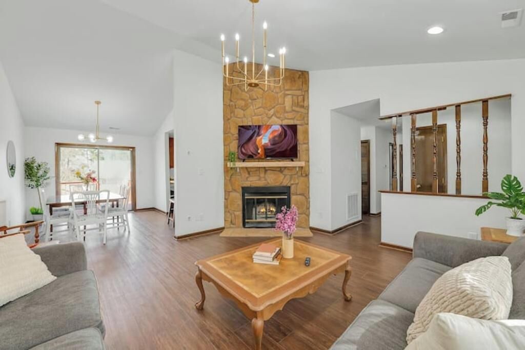 Photo of Livingroom in Southeast Raleigh