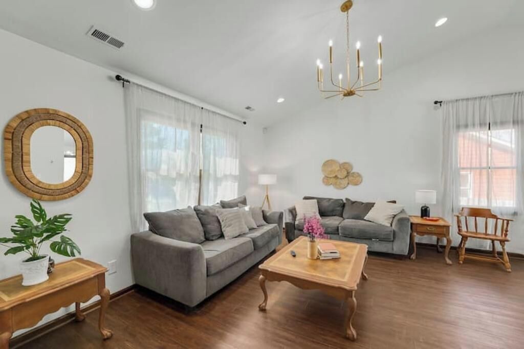 Photo of Livingroom in Southeast Raleigh