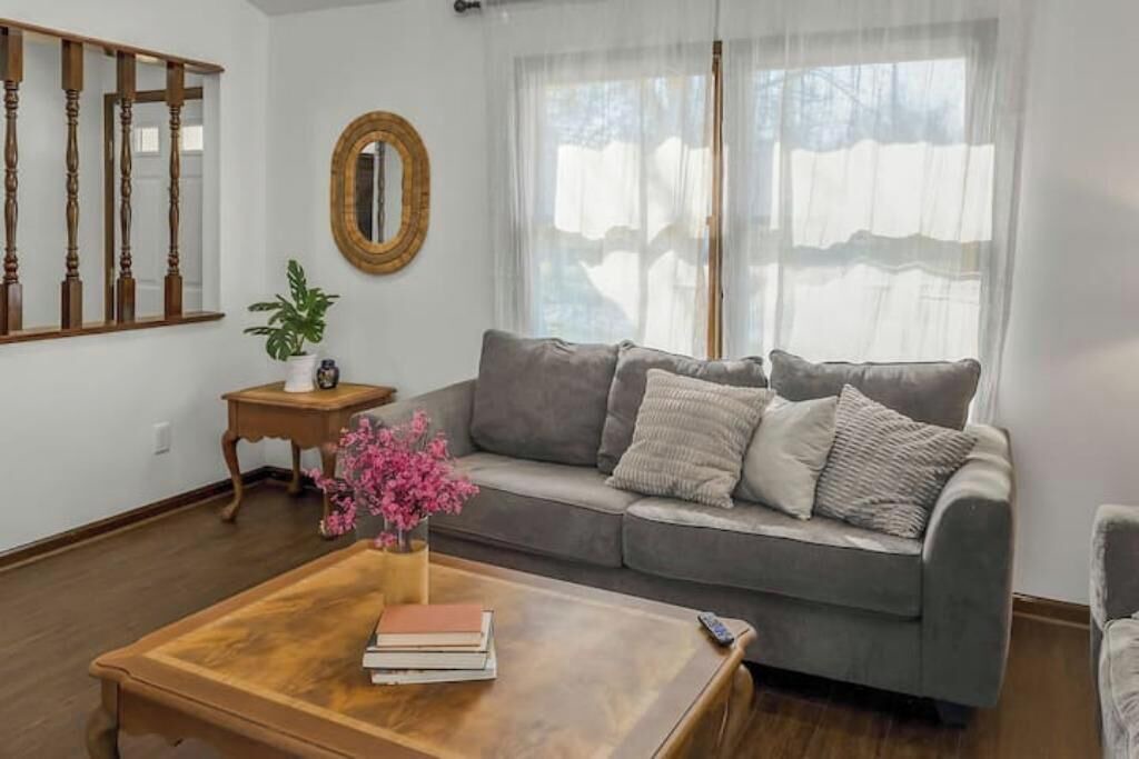 Photo of Livingroom in Southeast Raleigh